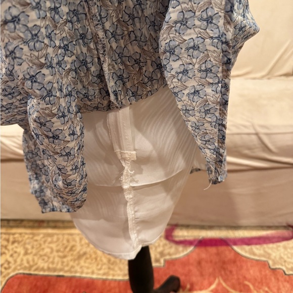 NWT Light spring blue floral dress. Great for Spring Break or Graduation - Picture 5 of 9